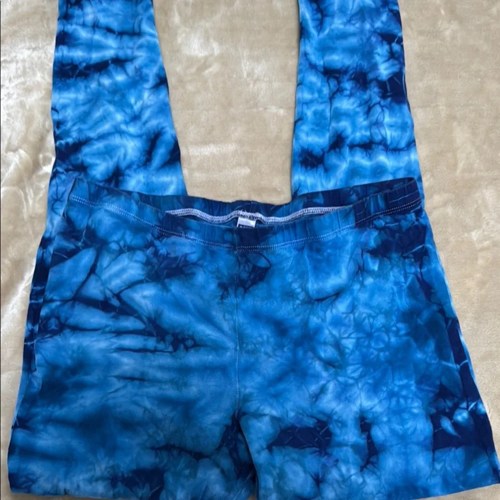 Blue Tie-Dye Leggings - Picture 3 of 3